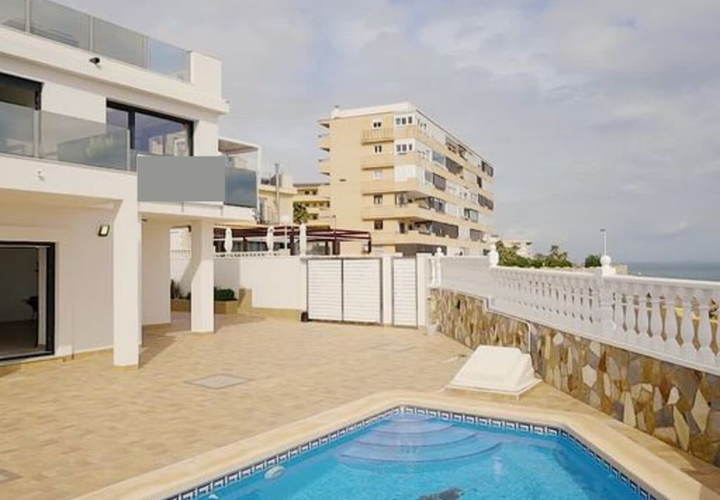 Villa i Torrevieja, Alicante, Torrevieja - € 990.000 | Ref: W-02T30F - foto 1